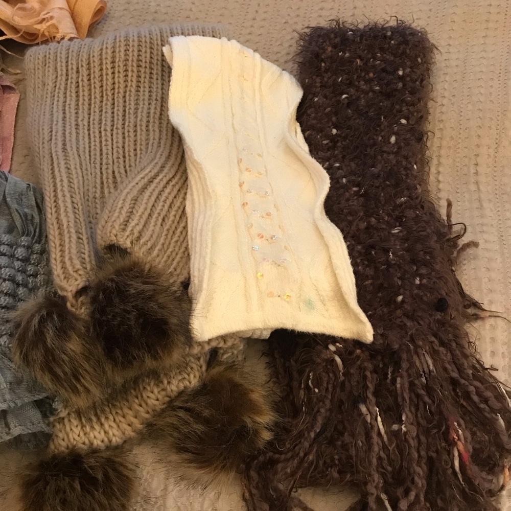 Scarf lot. 5 for $20